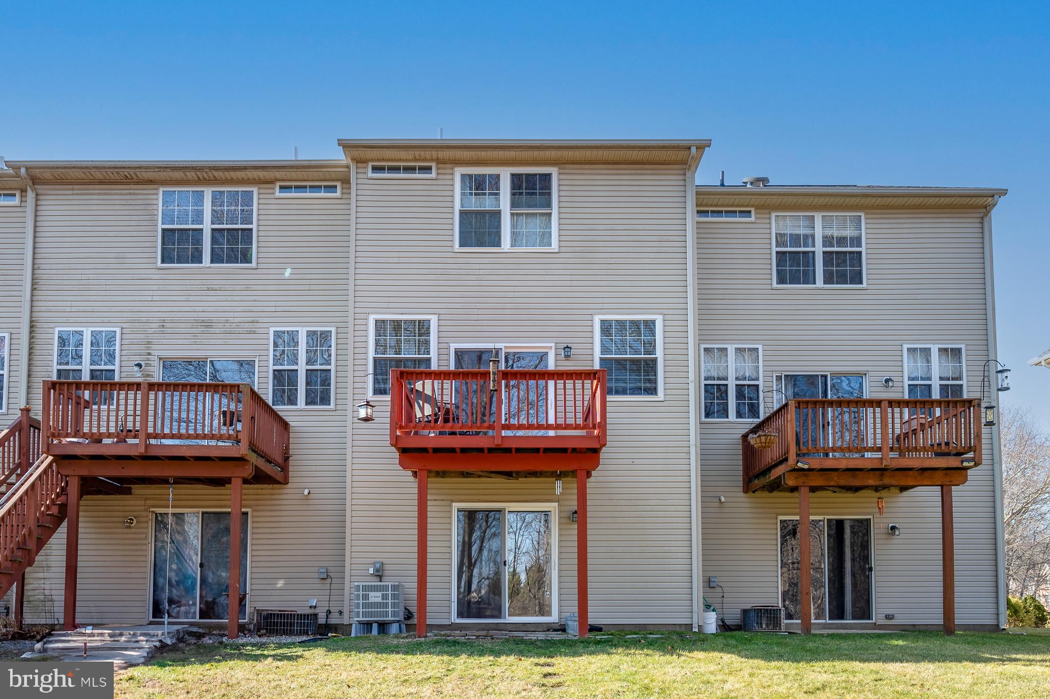 43 Wicklow Road Bear, DE 19701 - Photo 32 of 37 a front view of a house with yard and furniture