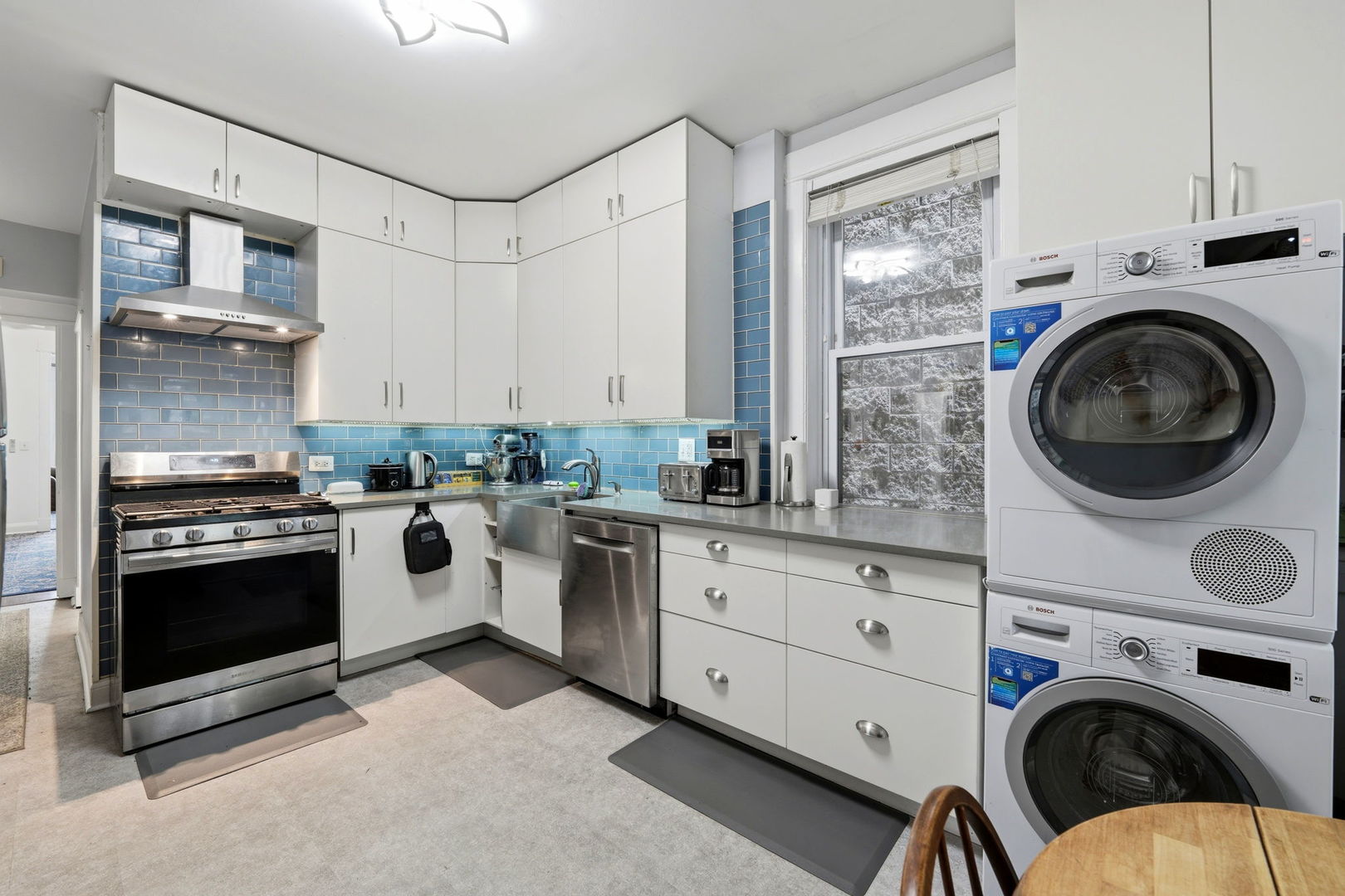 1929 West Irving Park Road, Unit 2 Chicago, IL 60613 - Photo 10 of 23 Gallery Image 10