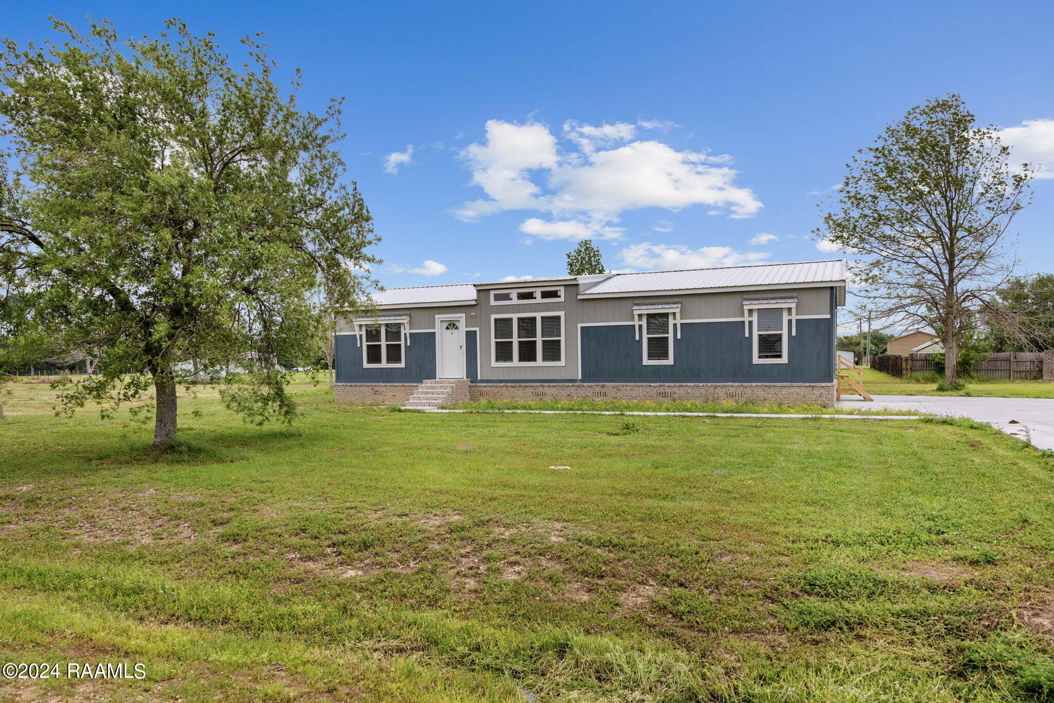 232 Oak Mnr Road Rayne, LA 70578 - Photo 2 of 25 1-web-or-mls-232 Oak Manor-1