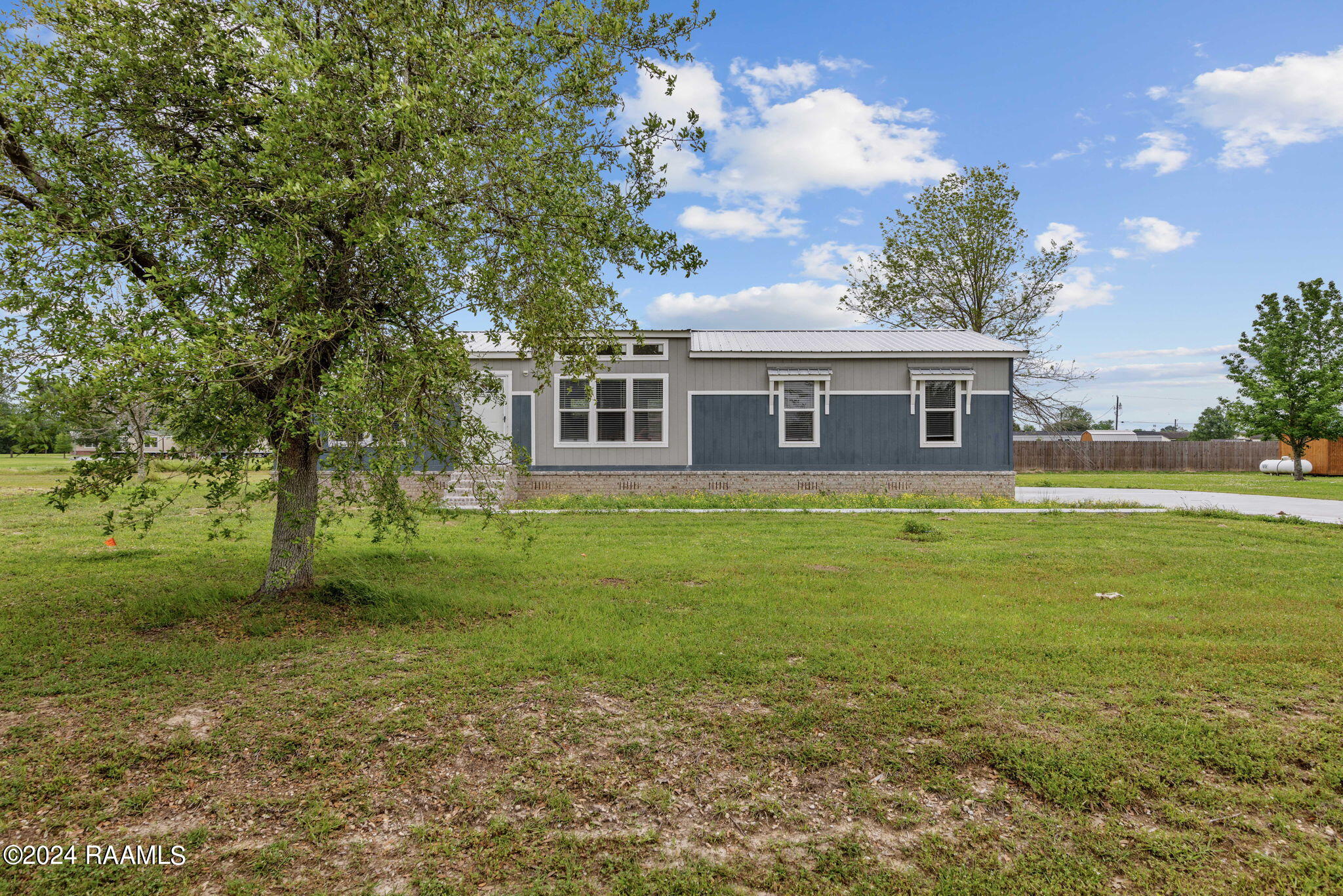 232 Oak Mnr Road Rayne, LA 70578 - Photo 3 of 25 2-web-or-mls-232 Oak Manor-2