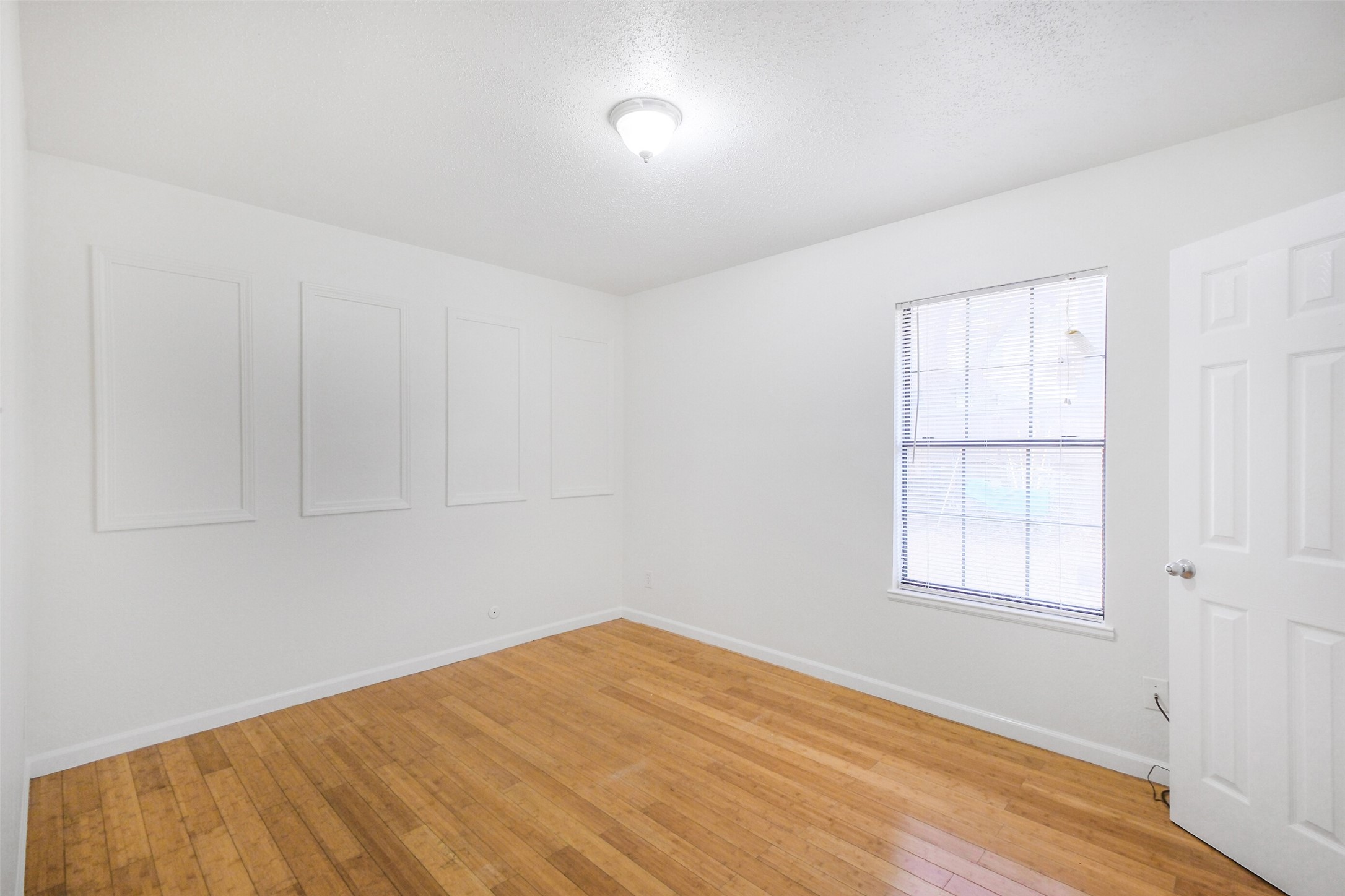 402 Bomar Street Houston, TX 77006 - Photo 8 of 14