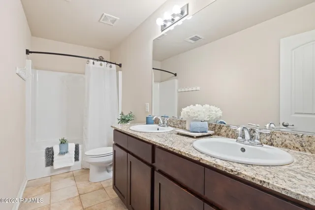 $250,000 | 107 Merrydale Lane, Rayne, LA 70578