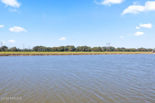 $250,000 | 107 Merrydale Lane, Rayne, LA 70578