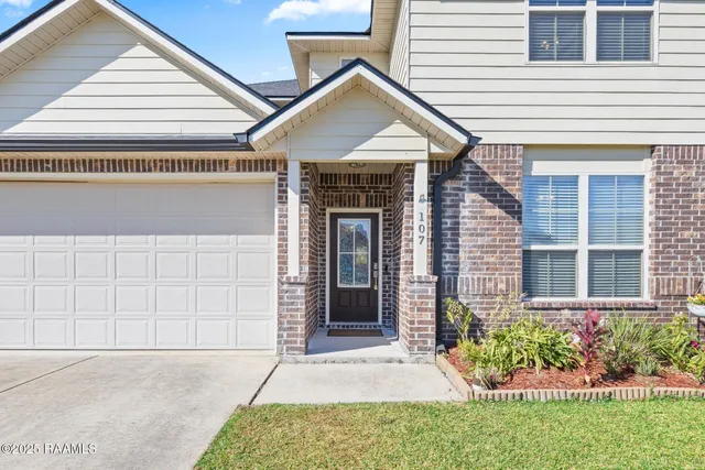 $250,000 | 107 Merrydale Lane, Rayne, LA 70578