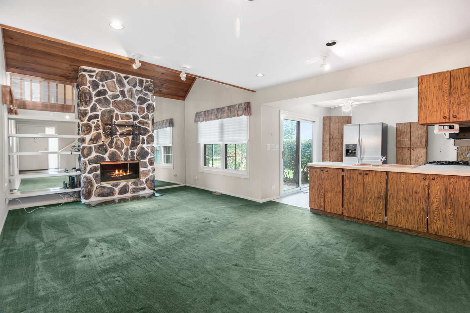 732 Chandler Road, Unit 732 Gurnee, IL 60031 - Photo 3 of 20 Gallery Image 3