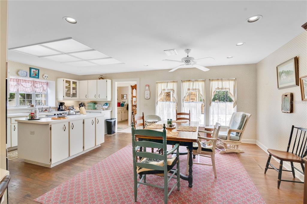 2105 Clubhouse Road Lakeland, FL 33813 - Photo 6 of 86