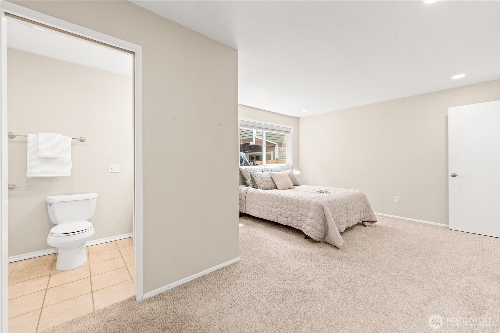 555 Prospect Street, Unit 1 Seattle, WA 98109 - Photo 12 of 27 Gallery Image 12