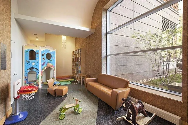 $1,135,000 | 70 Little West Street, Unit 21A | Battery Park City