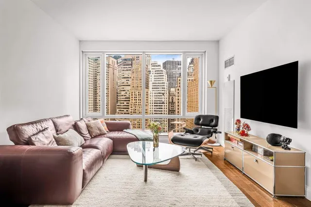 $1,135,000 | 70 Little West Street, Unit 21A | Battery Park City