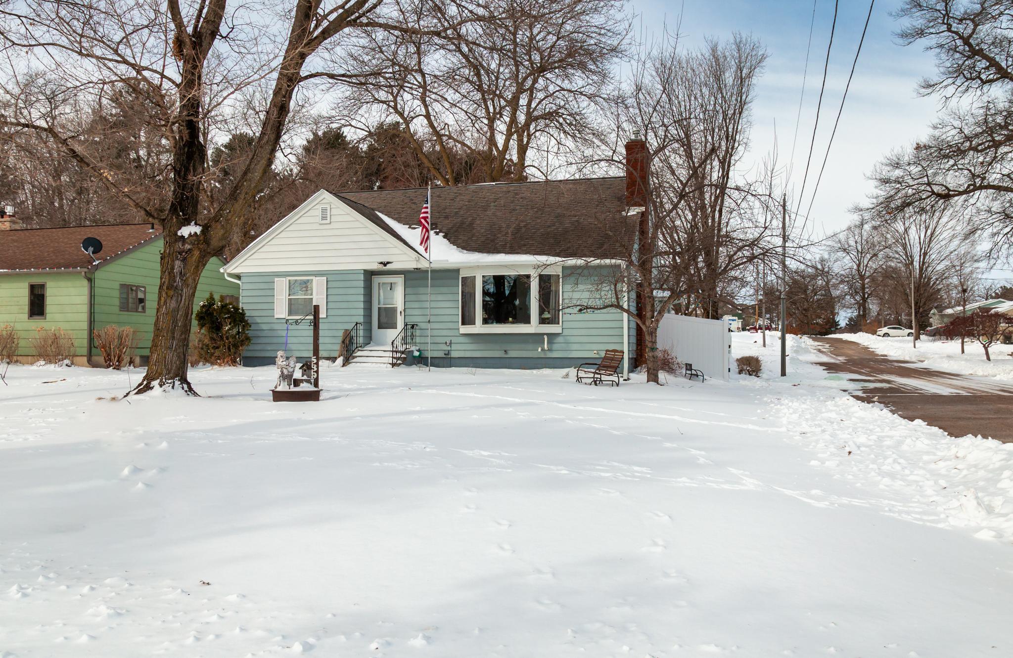 539 Riverside Boulevard Amery, WI 54001 - Photo 2 of 33