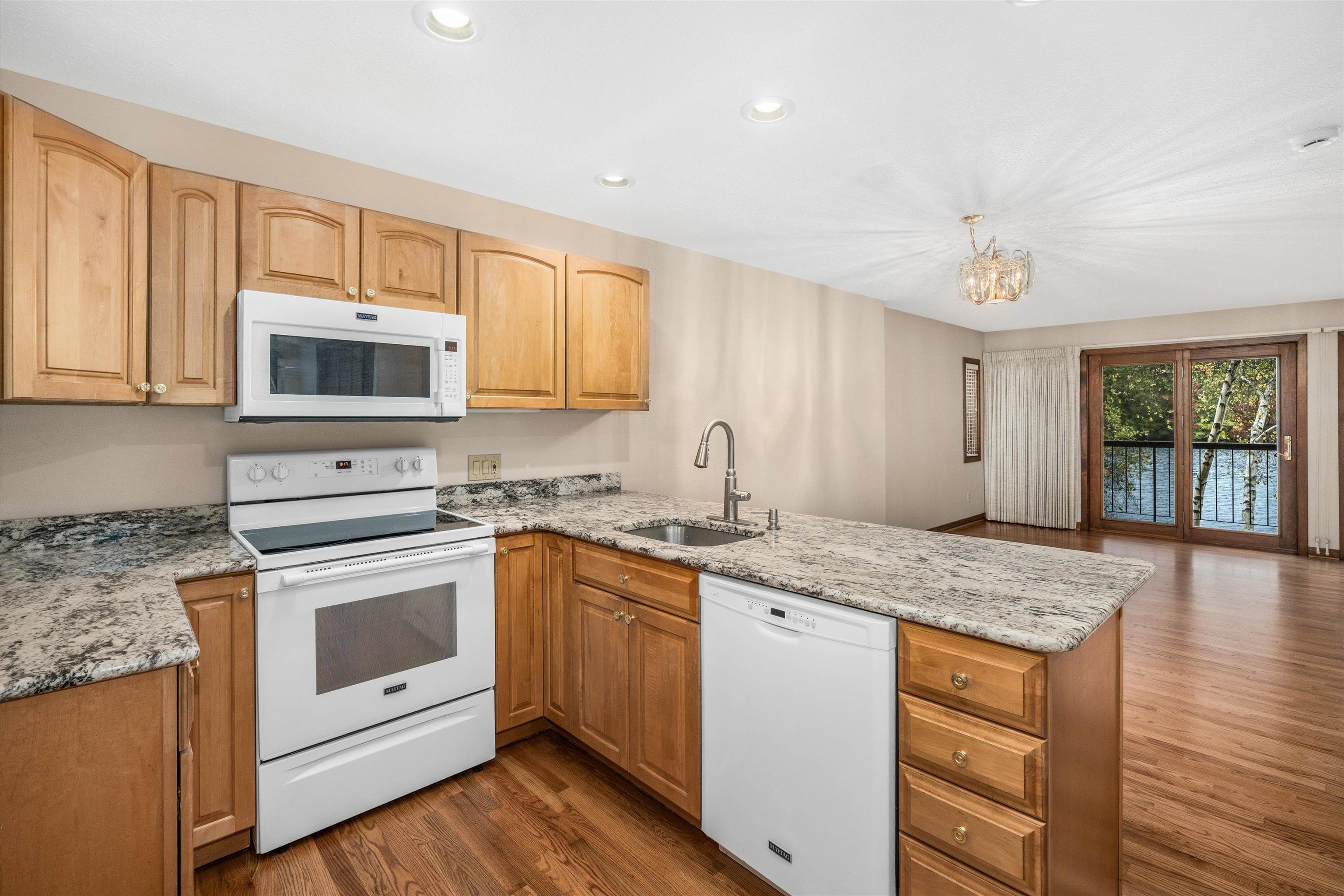 51 Riverfront Drive, Unit 2 Manchester, NH 03102 - Photo 9 of 29