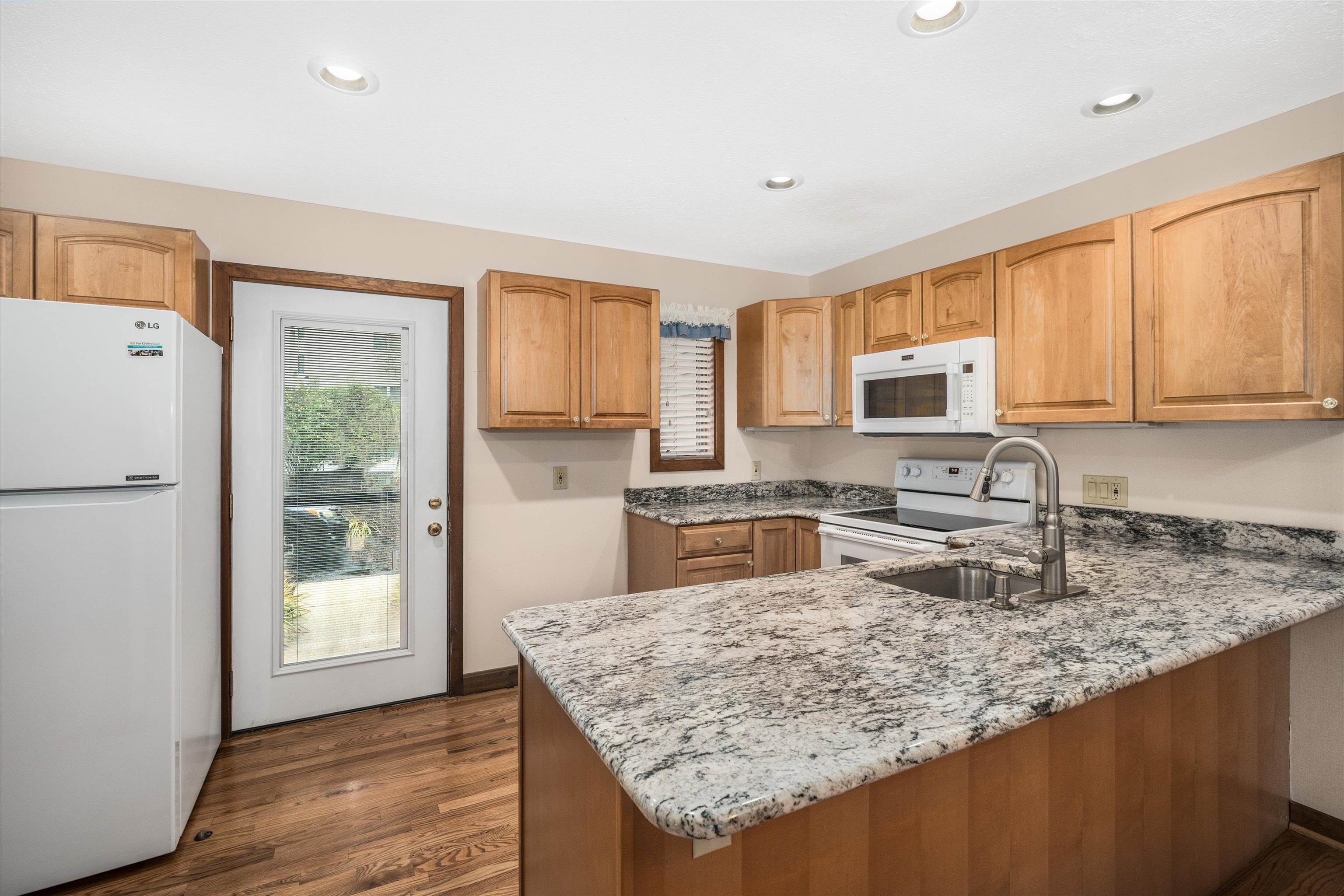 51 Riverfront Drive, Unit 2 Manchester, NH 03102 - Photo 10 of 29