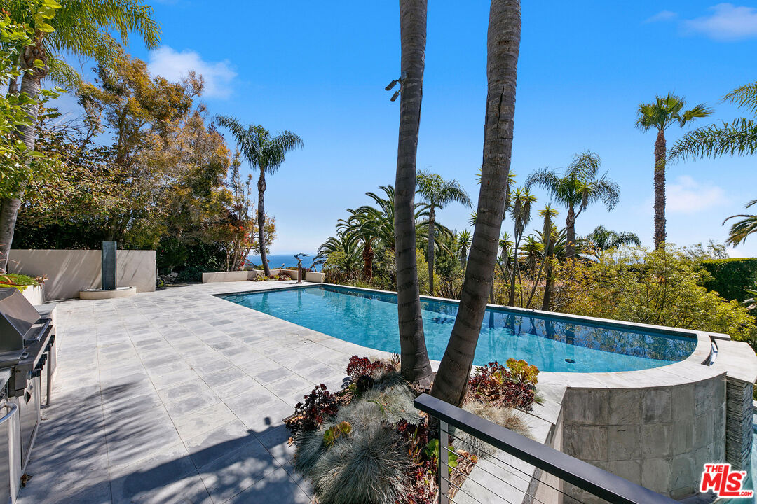 28177 Rey De Copas Lane Malibu, CA 90265 - Photo 30 of 36