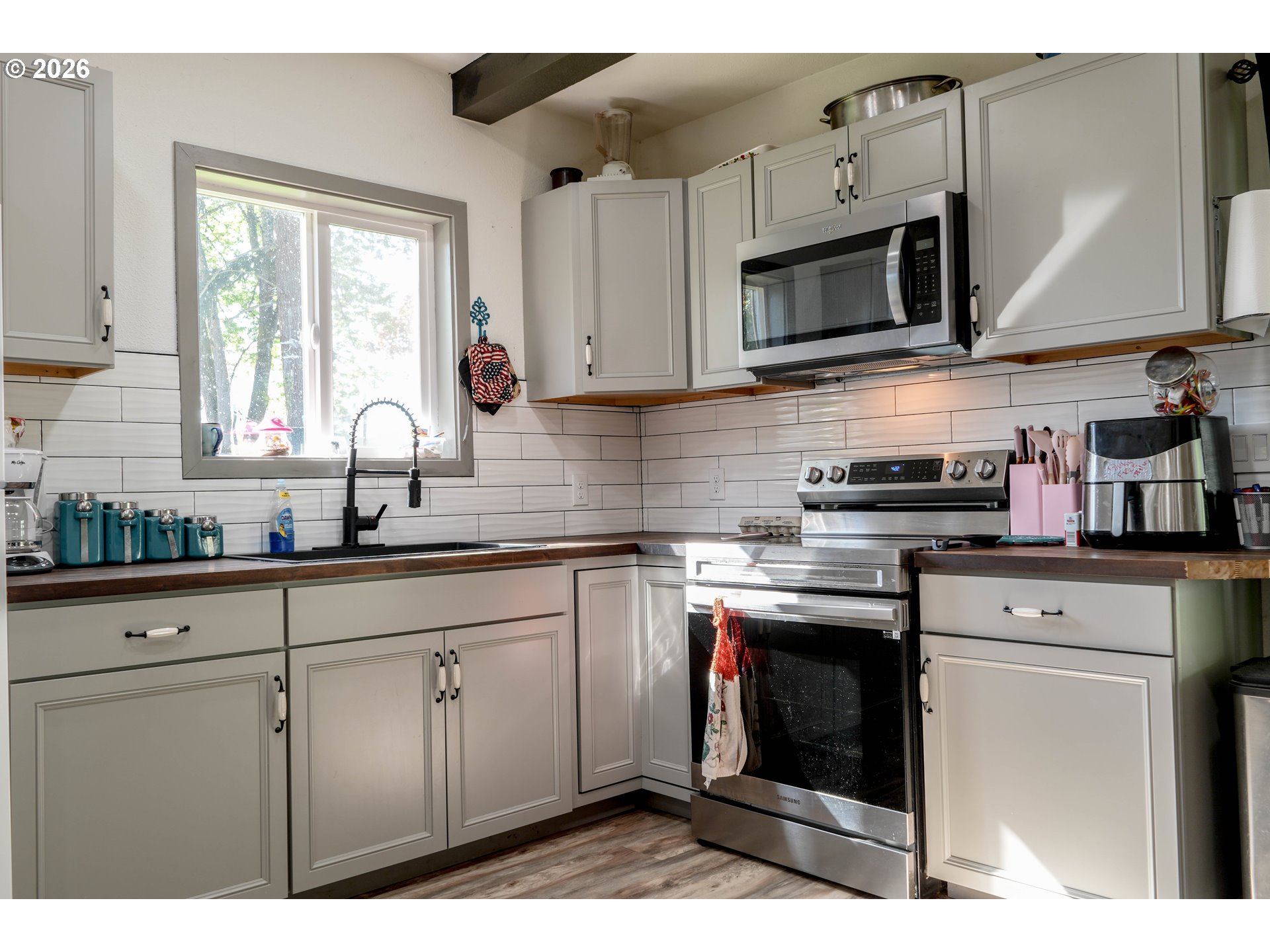 387 4th Street Dillard, OR 97496 - Photo 8 of 24