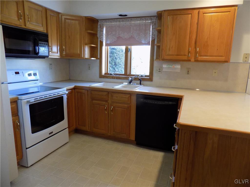 4050 Mink Road Emmaus, PA 18049 - Photo 5 of 13 Gallery Image 5