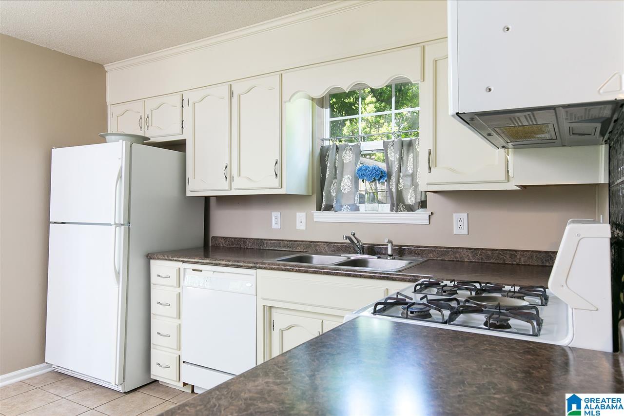 6263 Renda Circle Pinson, AL 35126 - Photo 8 of 20