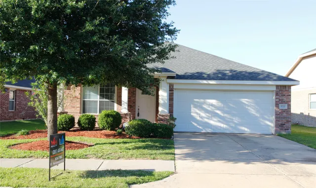 $2,250 | 1722 Lansing Cove Drive, Fresno, TX 77545