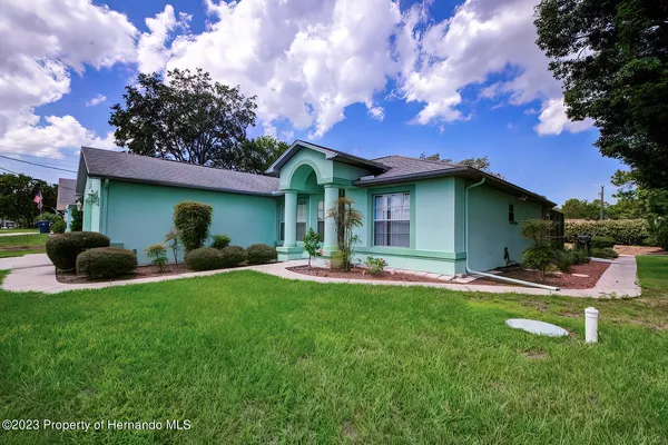 $1,990 | 8513 Beach Road, Spring Hill, FL 34606
