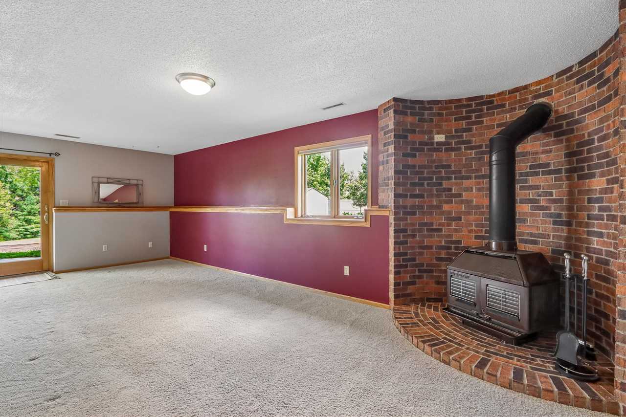 615 Pine Ridge Road Coralville, IA 52241 - Photo 22 of 36 Gallery Image 22