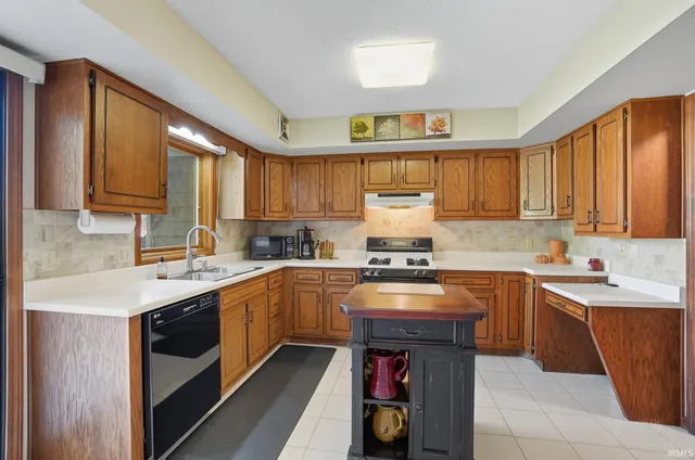 $254,900 | 5717 Bayside Drive, Fort Wayne, IN 46815