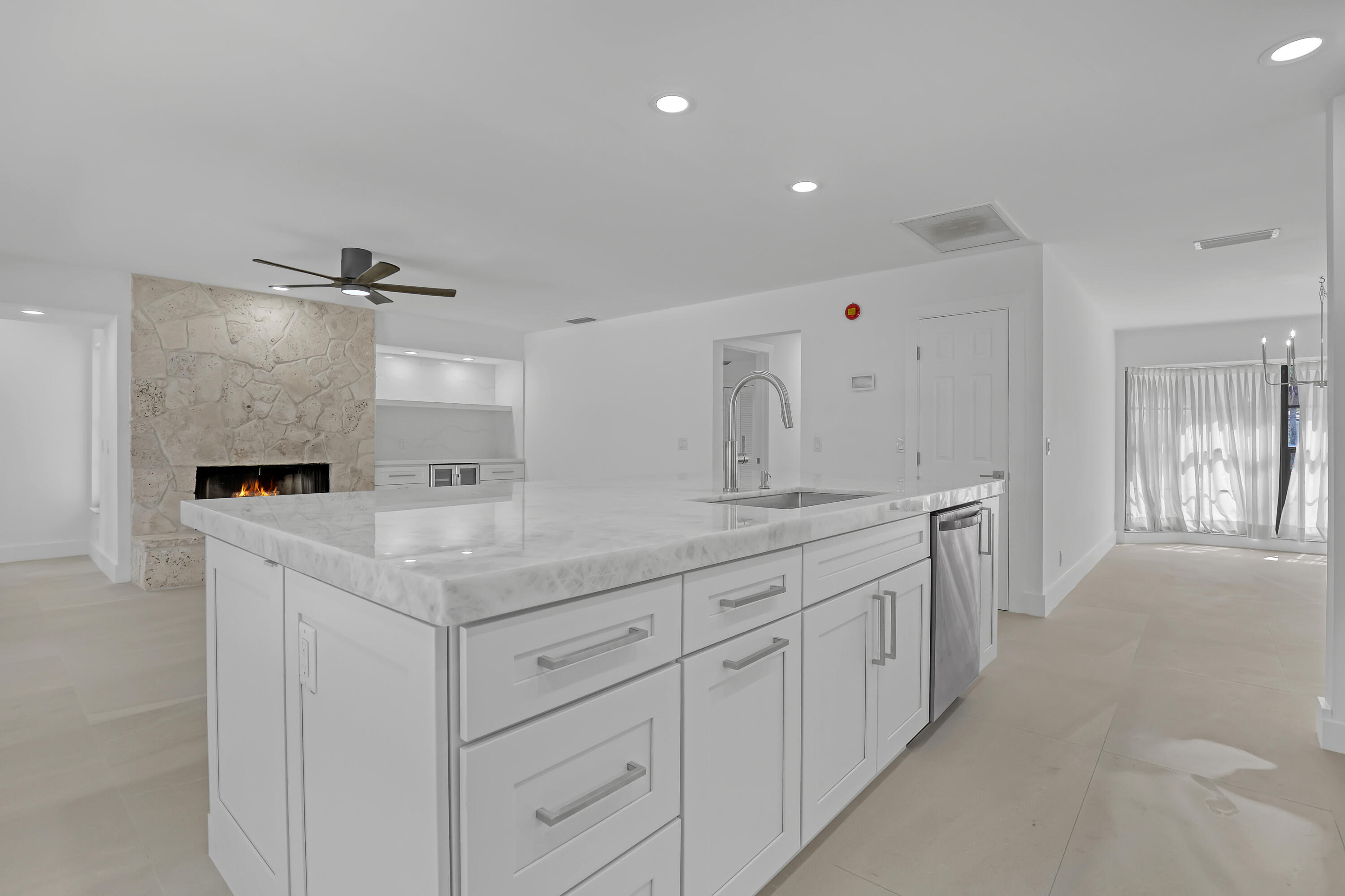 163 Apollo Circle Jupiter, FL 33477 - Photo 12 of 44 163 Apollo (16)f