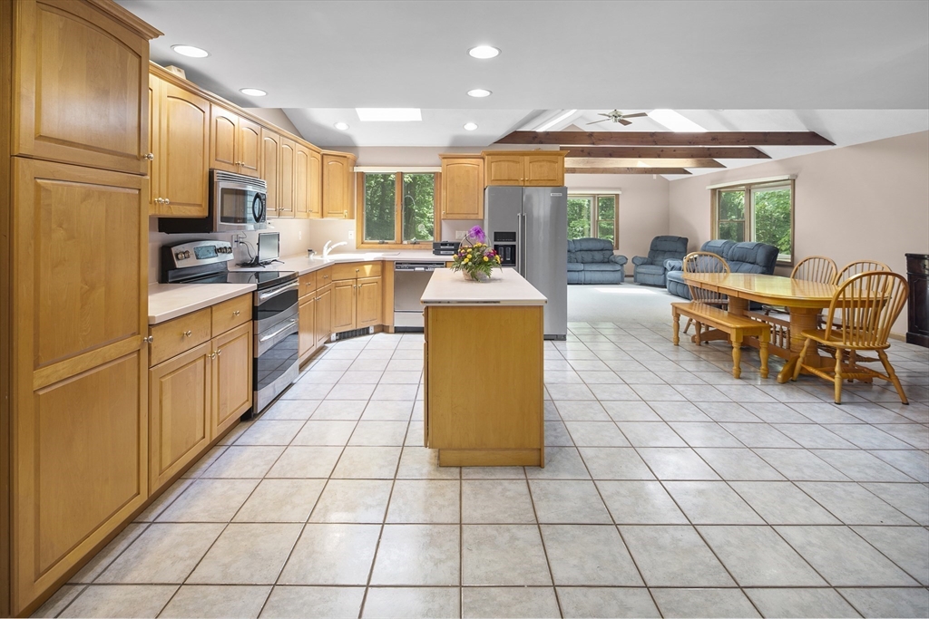 110 Allen Road Easton, MA 02356 - Photo 8 of 39 Gallery Image 8