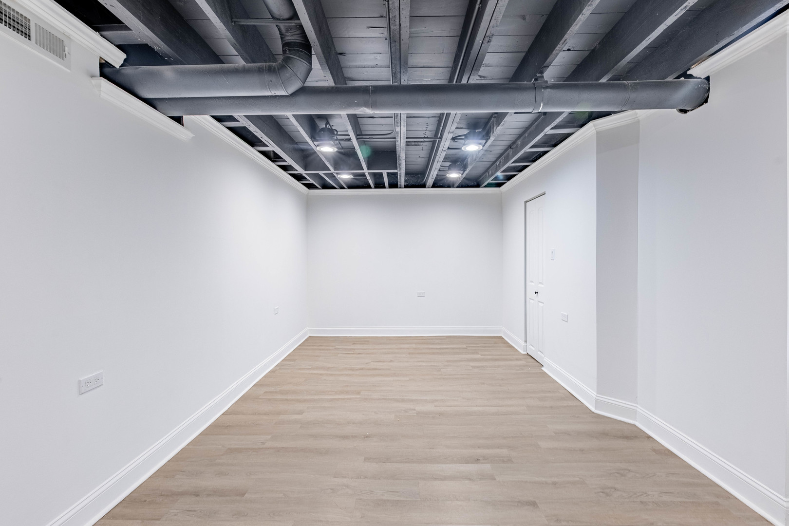 4453 West Adams Street Chicago, IL 60624 - Photo 25 of 32 a view of hallway