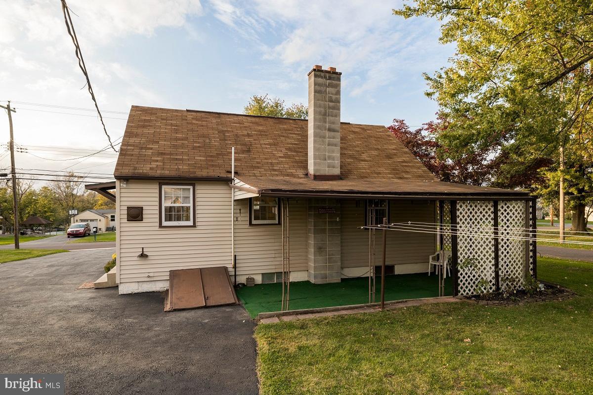 2258 Rhoads Road Pottstown, PA 19464 - Photo 18 of 24 Exterior back