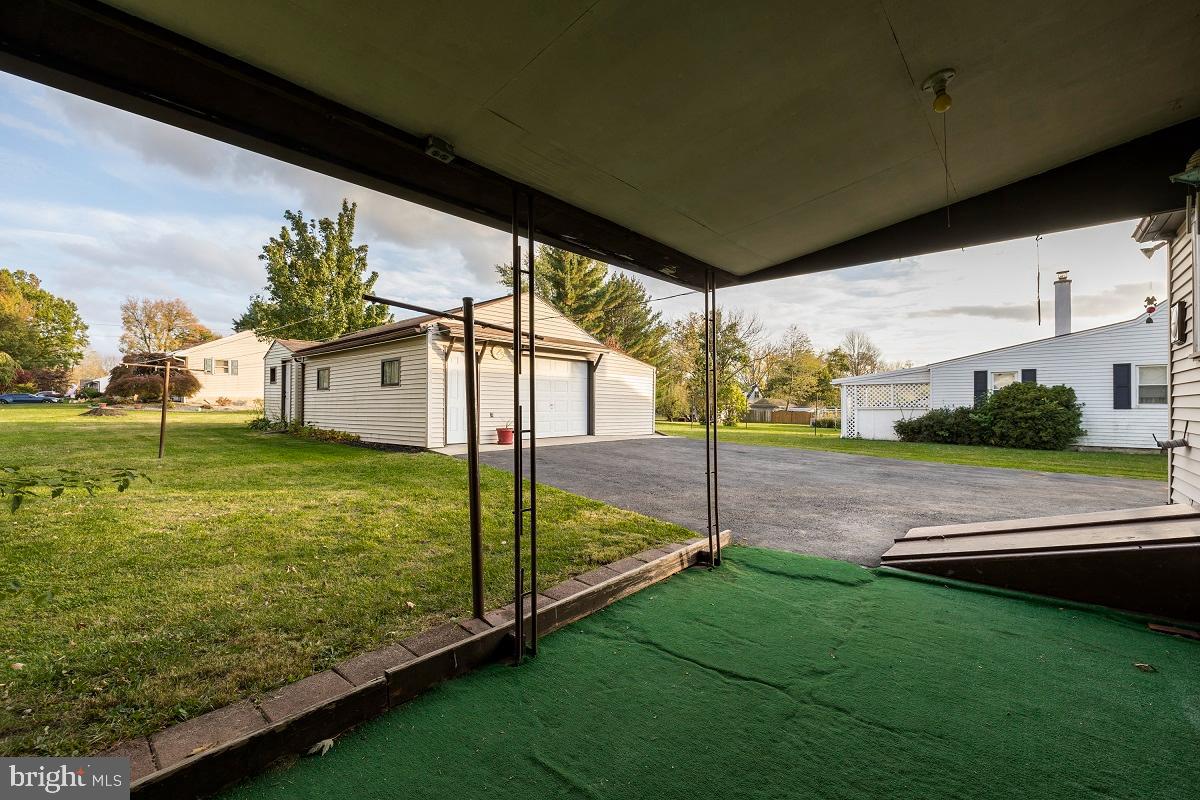 2258 Rhoads Road Pottstown, PA 19464 - Photo 19 of 24 Patio