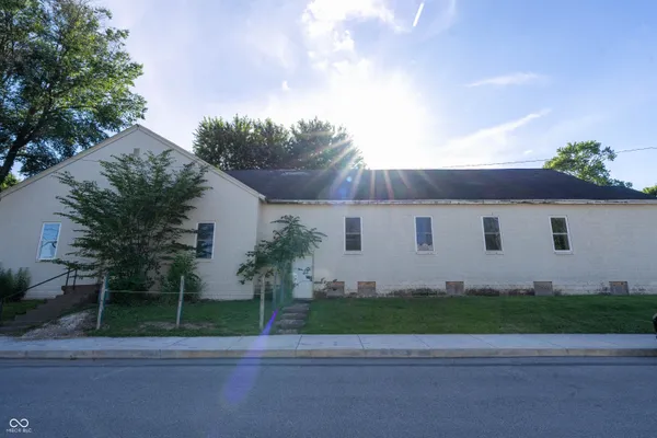 $1 | 489 East Walnut Street, Martinsville, IN 46151
