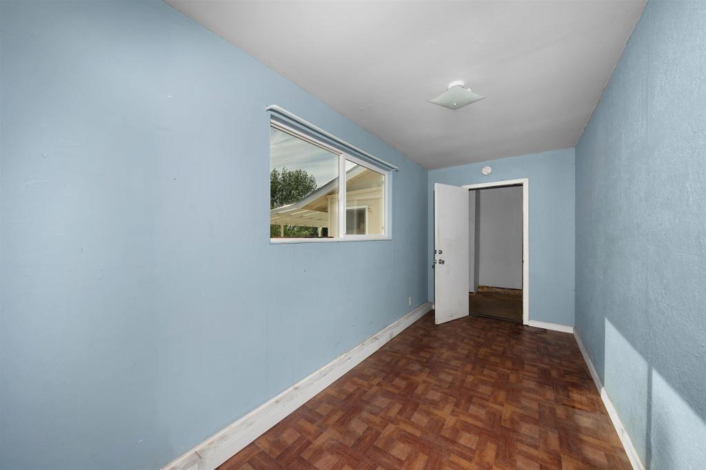2073 Valley Rim Road El Cajon, CA 92019 - Photo 24 of 33 a view of hallway with window