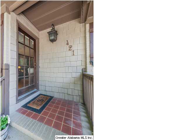 421 Cliff Place Birmingham, AL 35209 - Photo 3 of 32