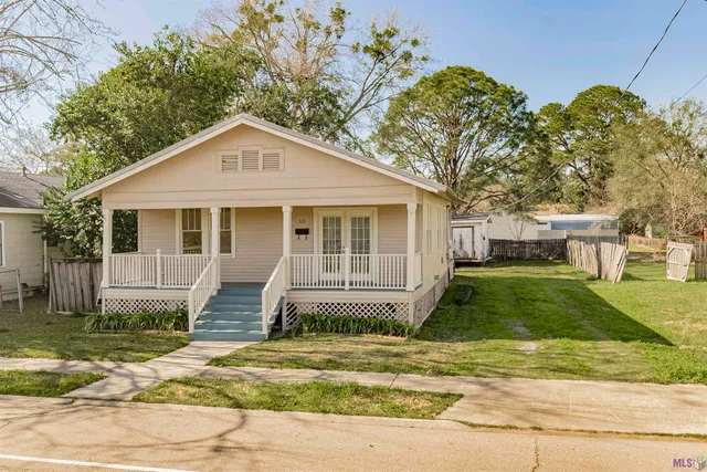 $1,395 | 529 North Jefferson Avenue, Port Allen, LA 70767