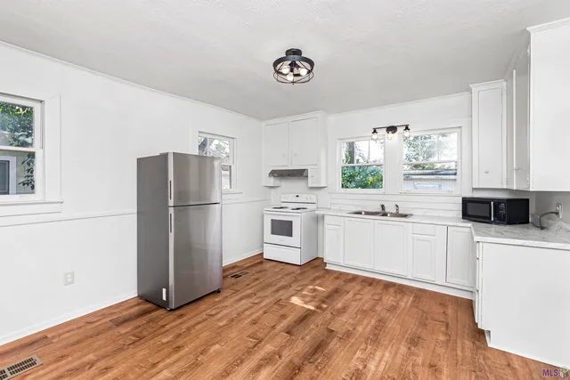 $1,395 | 529 North Jefferson Avenue, Port Allen, LA 70767