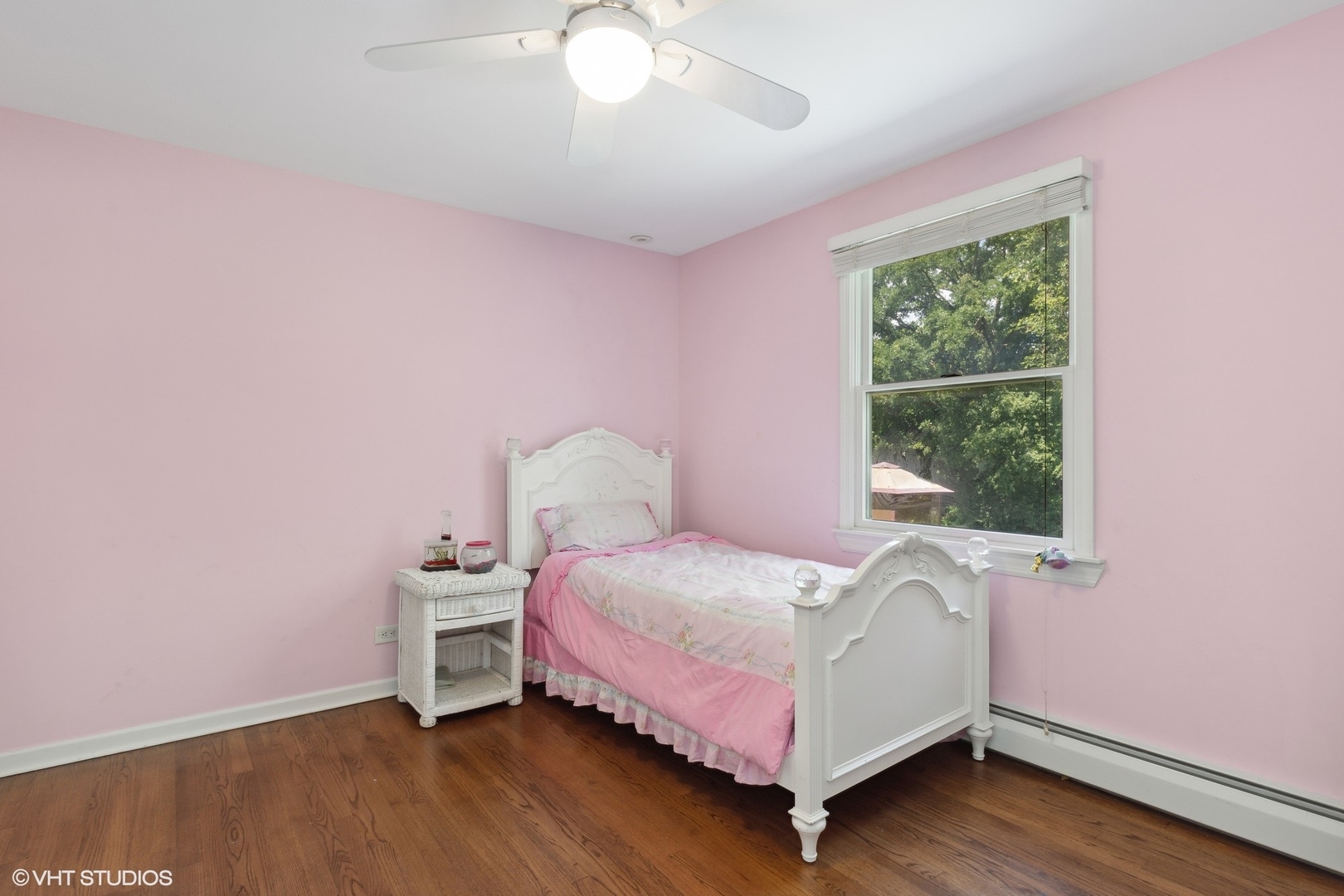 1005 Jenkisson Avenue Lake Bluff, IL 60044 - Photo 11 of 16 a bedroom with a bed and a window