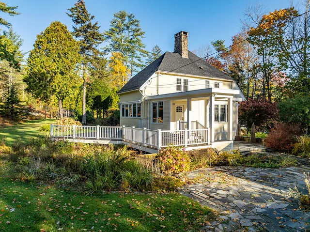 $1,375,000 | 24 Timbercliffe Drive, Camden, ME 04843