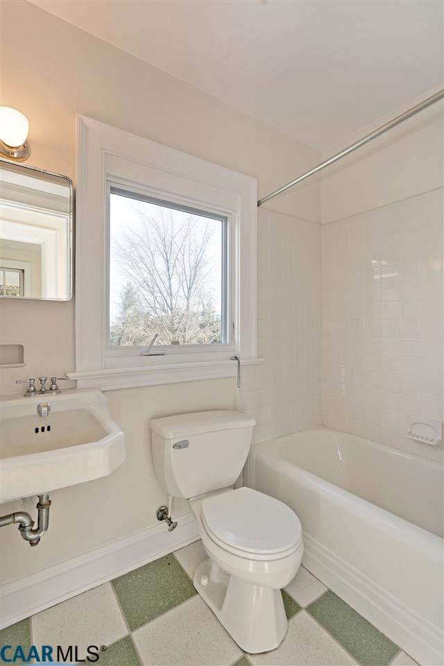 1536 Dairy Road Charlottesville, VA 22903 - Photo 19 of 37 First floor full bath.