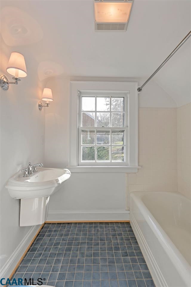 1536 Dairy Road Charlottesville, VA 22903 - Photo 24 of 37 Gallery Image 24