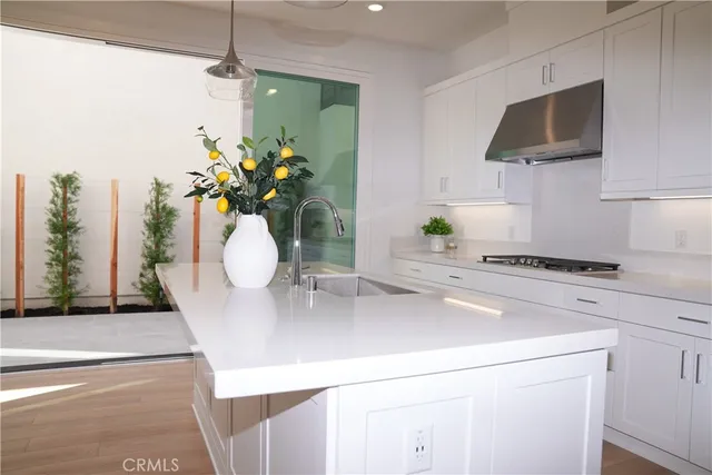 $5,200 | 321 Loon, Irvine, CA 92618