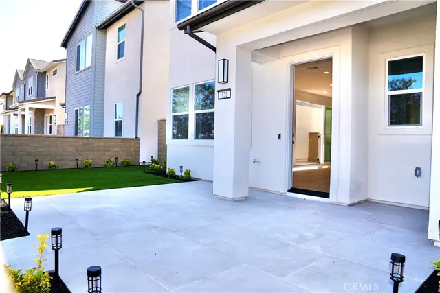 $5,200 | 321 Loon, Irvine, CA 92618