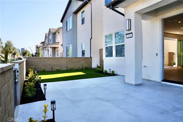 $5,200 | 321 Loon, Irvine, CA 92618