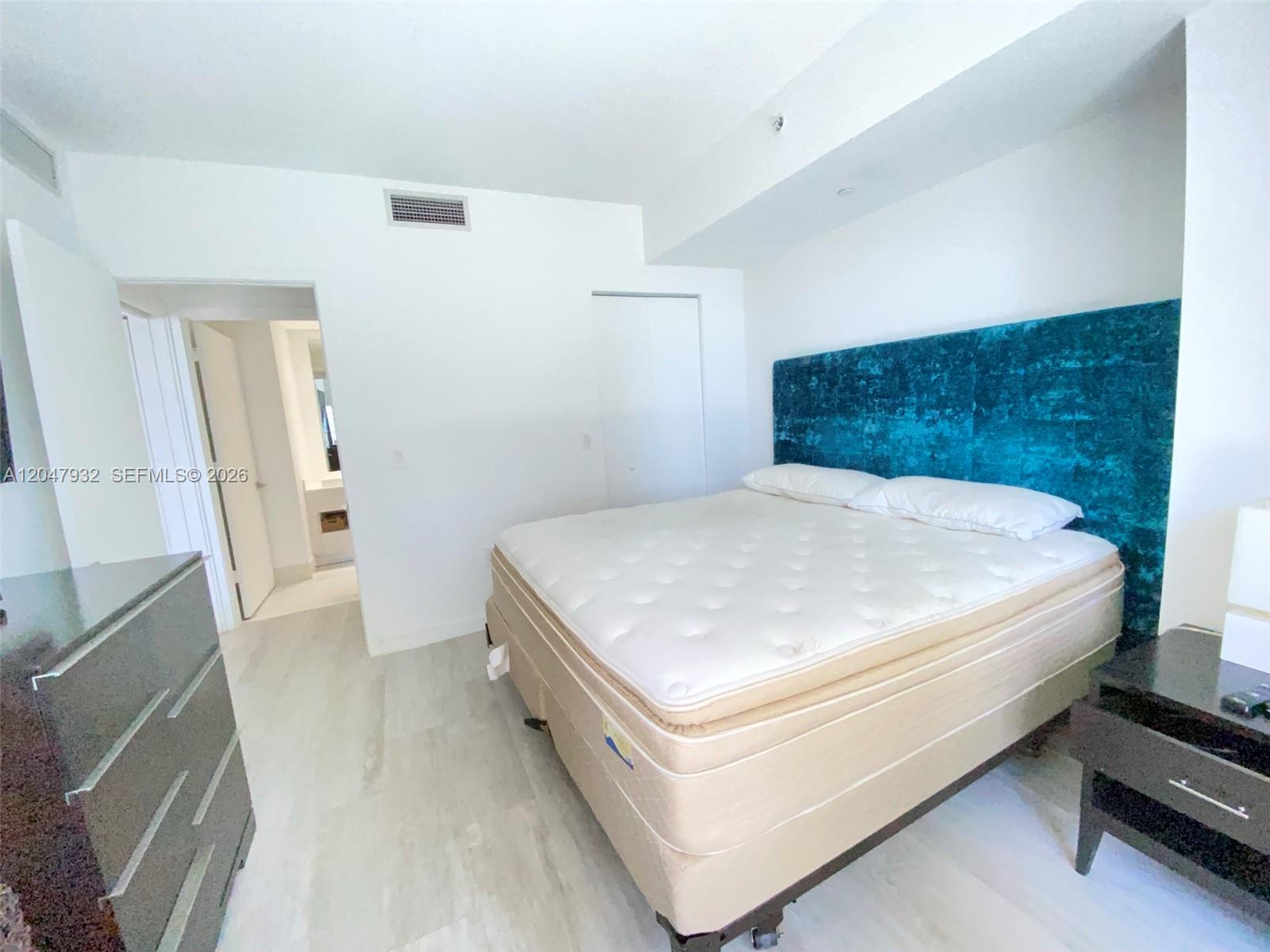 55 Southwest 9th Street, Unit 2102 Miami, FL 33130 - Photo 8 of 29