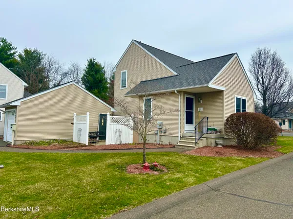 $339,900 | 20 Richmond Way, Chicopee, MA 01022