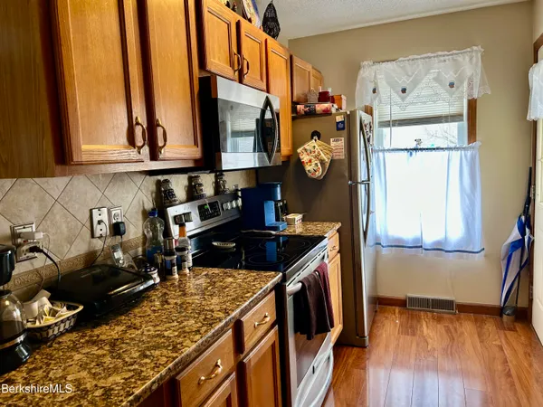 $339,900 | 20 Richmond Way, Chicopee, MA 01022