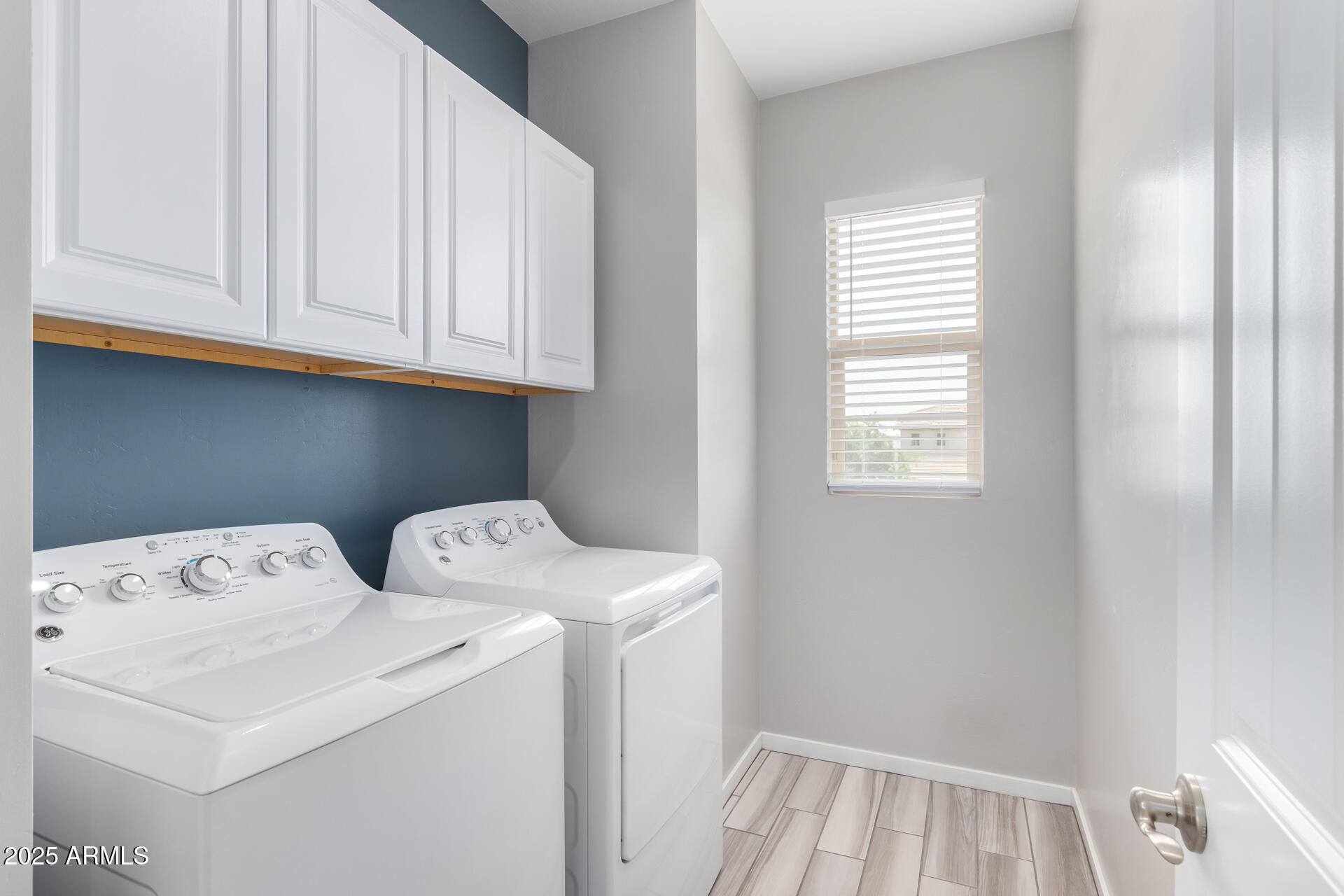 1848 South Follett Way Gilbert, AZ 85295 - Photo 24 of 32 a utility room with dryer and washer