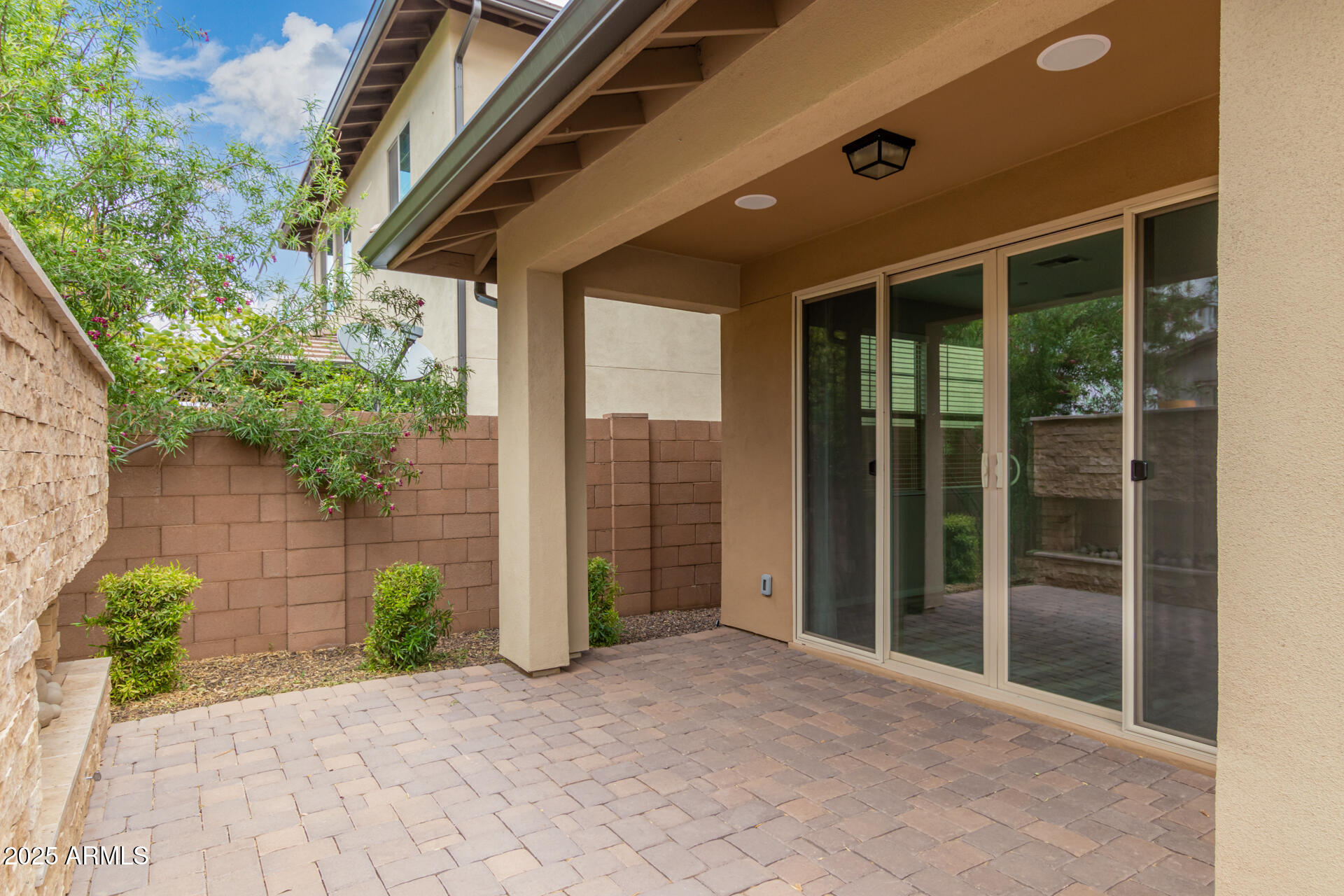 1848 South Follett Way Gilbert, AZ 85295 - Photo 31 of 32 a view of a garden with potted plants