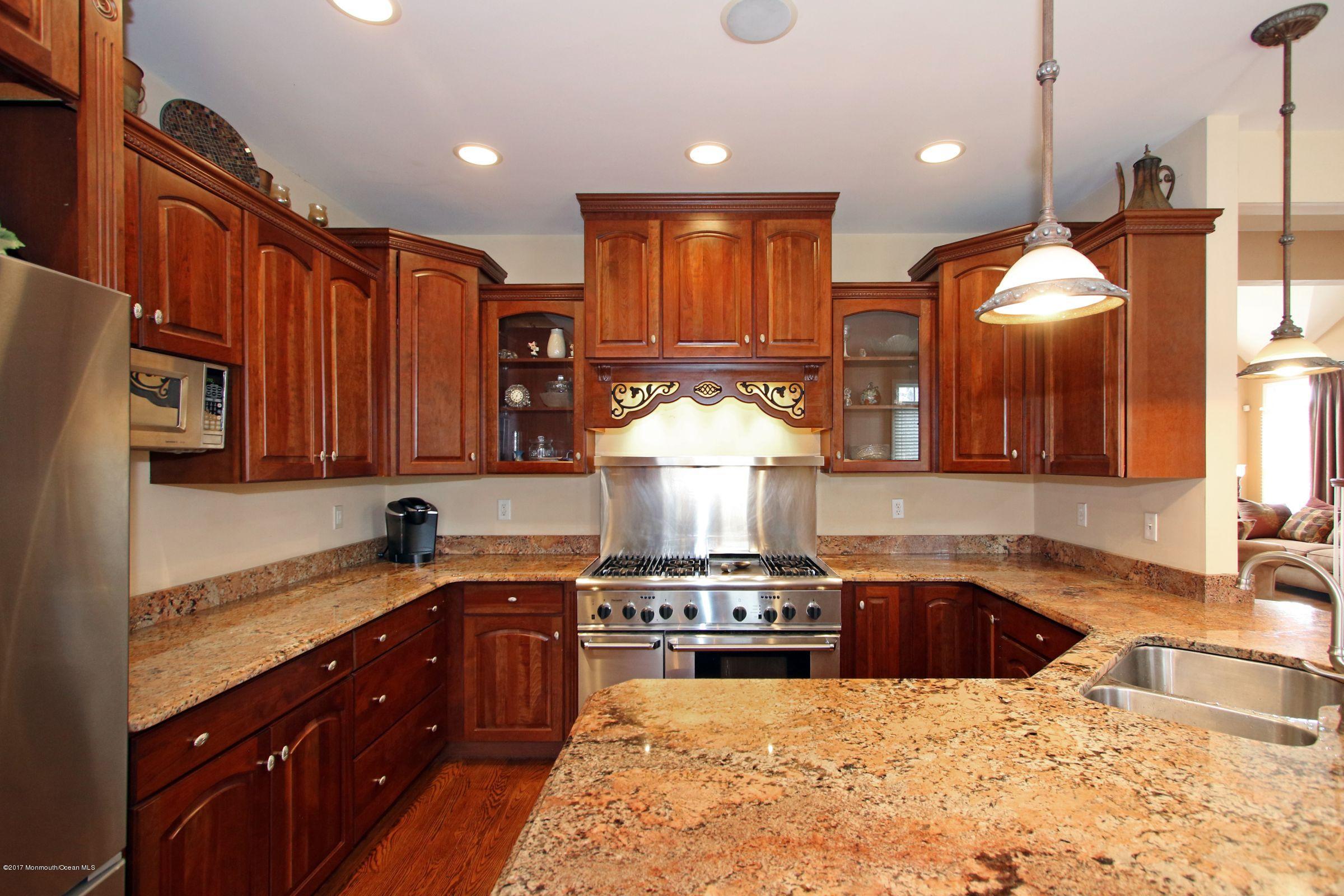 164 E Road Belford, NJ 07718 - Photo 12 of 34 165163818_QDt6XZOq_IMG_2967a