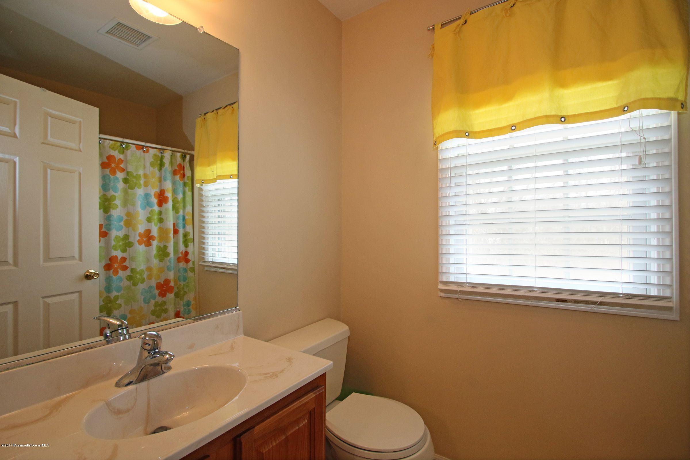 164 E Road Belford, NJ 07718 - Photo 28 of 34 165163832_nymOsJNl_IMG_3004a