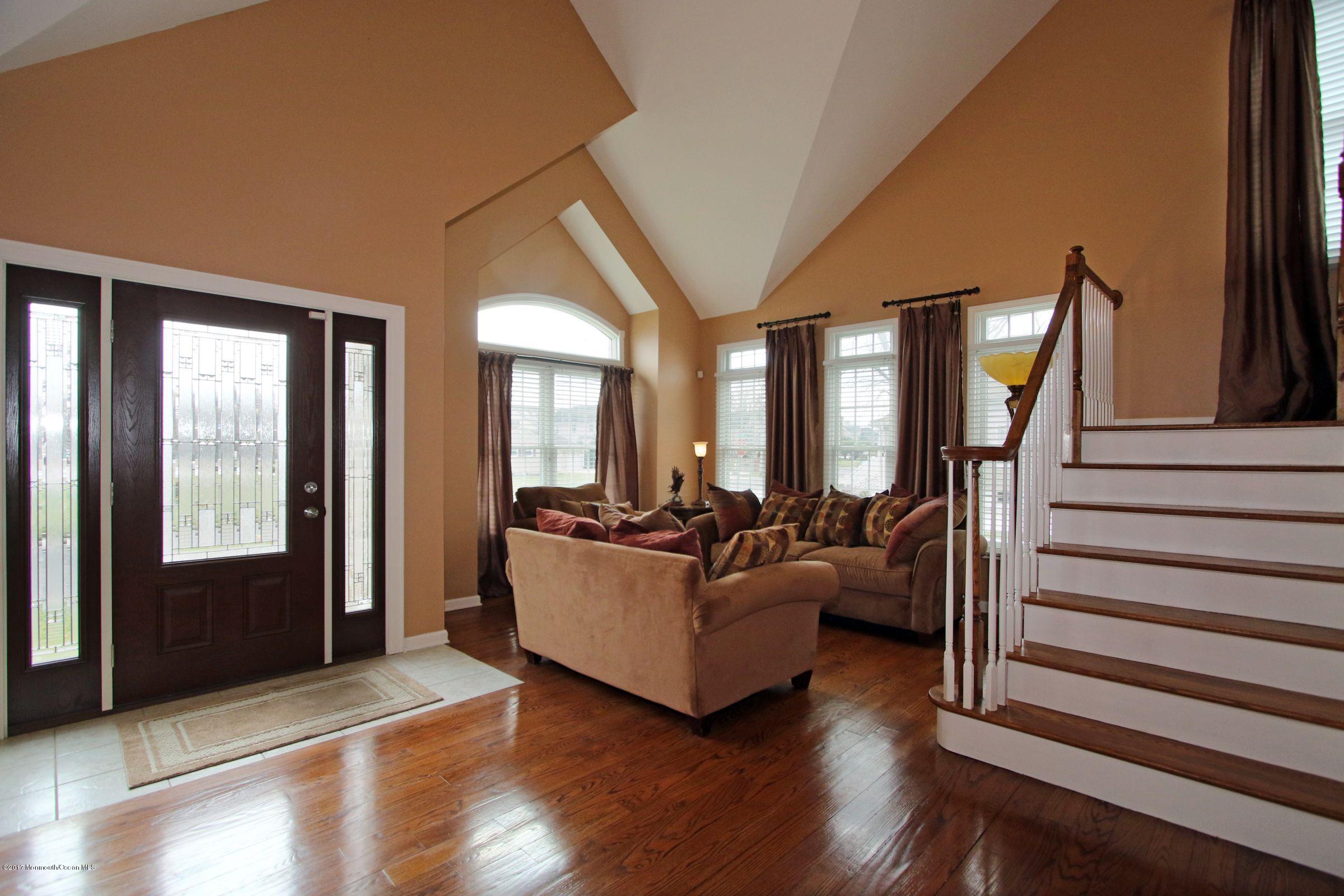 164 E Road Belford, NJ 07718 - Photo 5 of 34 165163812_CrhMMYWo_IMG_2949a