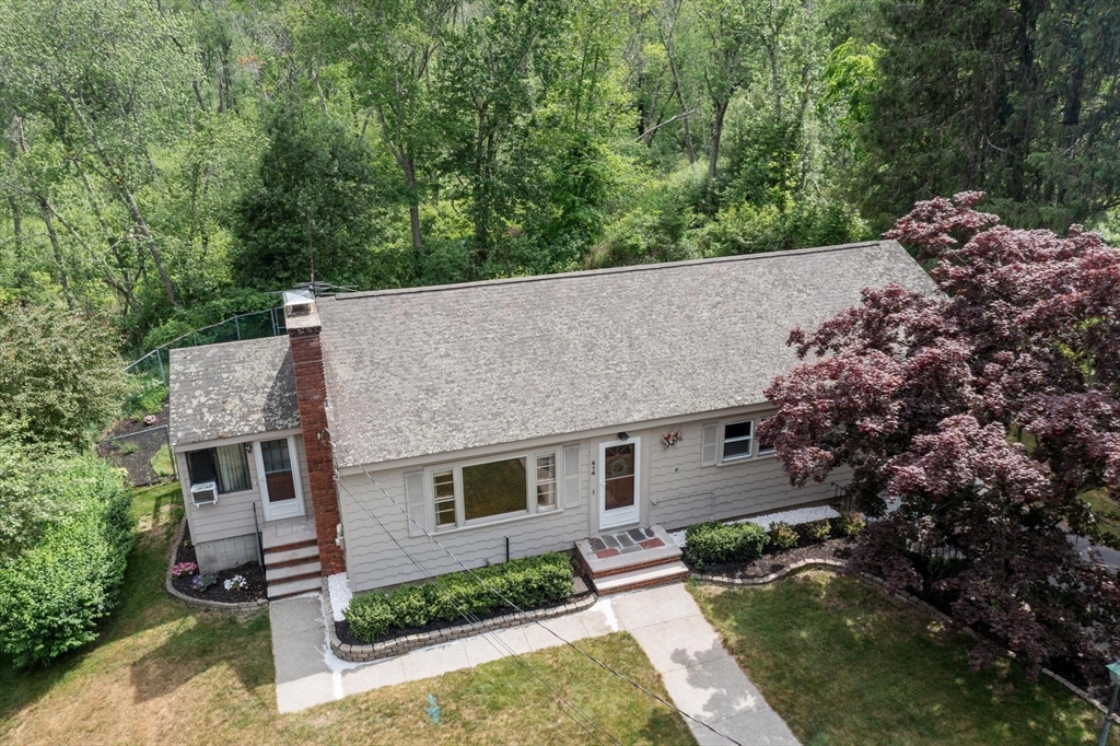 414 Grove Street Reading, MA 01867 - Photo 6 of 37